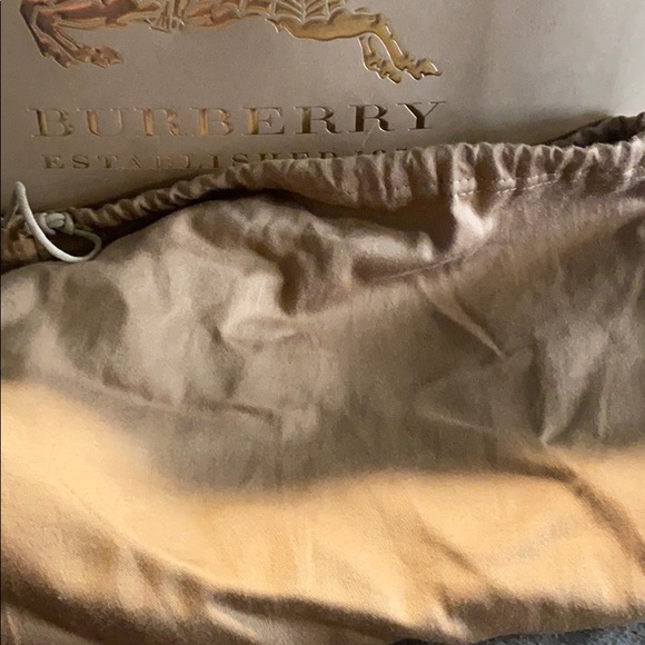 Burberry bucket bag new with tags! - Picture 2 of 4